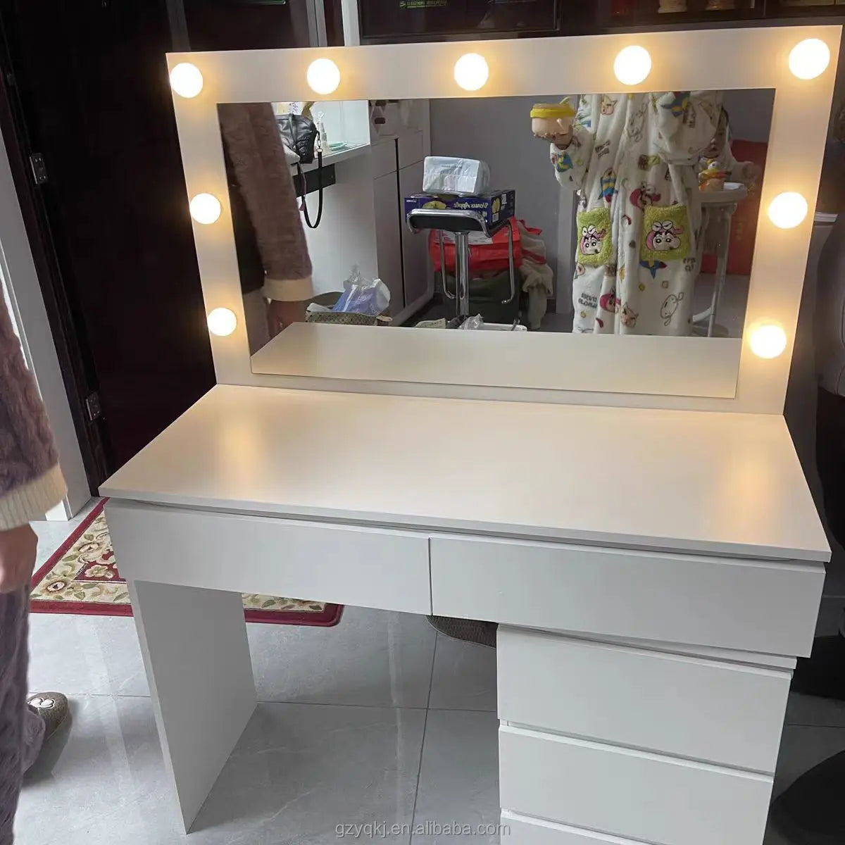 Modern Simple Bedroom Dressing Table with Atmosphere Light New Integrated Solid Wood Nightstand Storage Cabinet Makeup Vanities